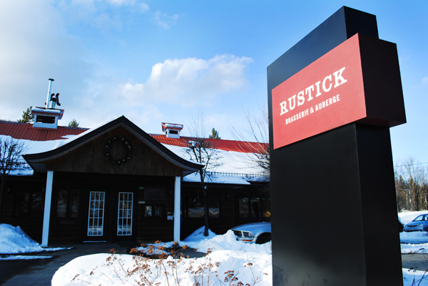 Extérieur: Rustick - Brasserie & Auberge