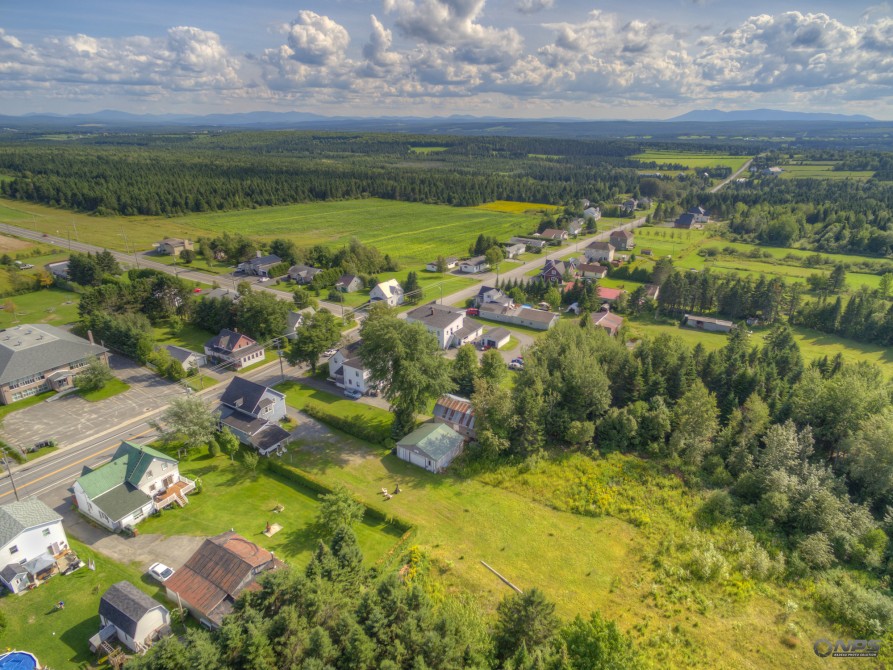 Sainte-Cécile-de-Whitton: