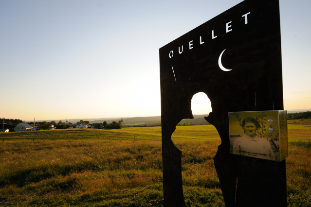 L'ombre de Lizotte-Ouellet: Rendez-vous sur La Voie des pionniers pour entendre le fabuleux récit de Georgianna Lizotte-Ouellet, qui fût sage-femme pendant 40 ans.