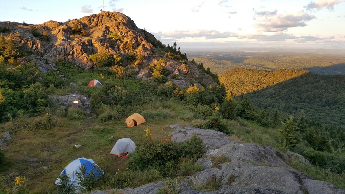 Parc régional du Mont-Ham: Camping au sommet