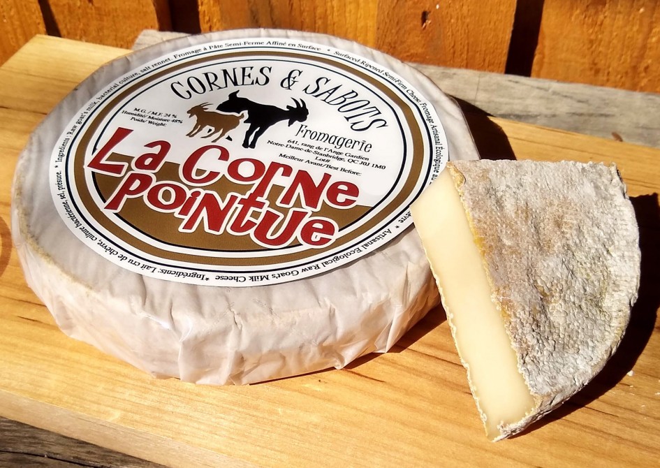 La Corne Pointue: Notre fromage fermier semi-ferme de type chevrotin.