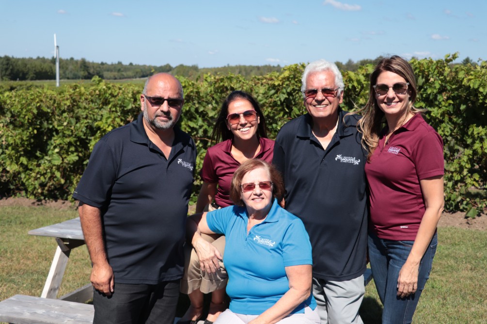 La famille Gagliano: Nous avons hâte de vous accueillir au vignoble!