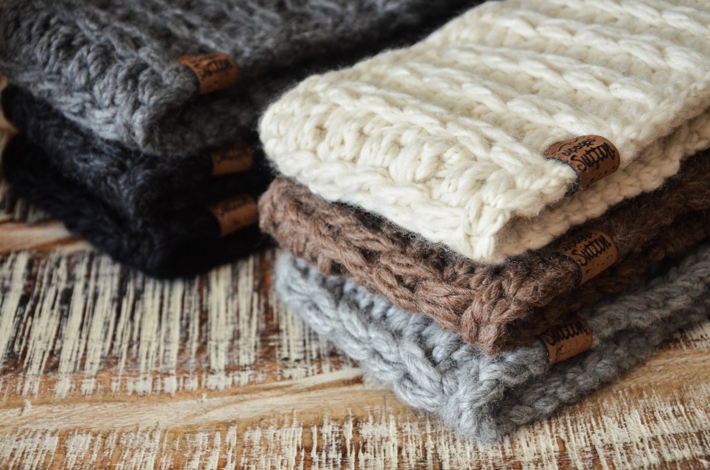 Laine et tricots: Laine d'alpaga et une grande collection de produits tricotés à la main sont disponibles en boutique.