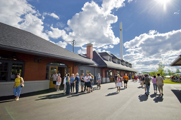 Lancement du Printemps Rosé au marché de la Gare de Sherbrooke marche_de_la_gare.jpg